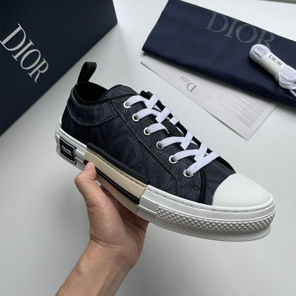 B23 LOW-TOP SNEAKER