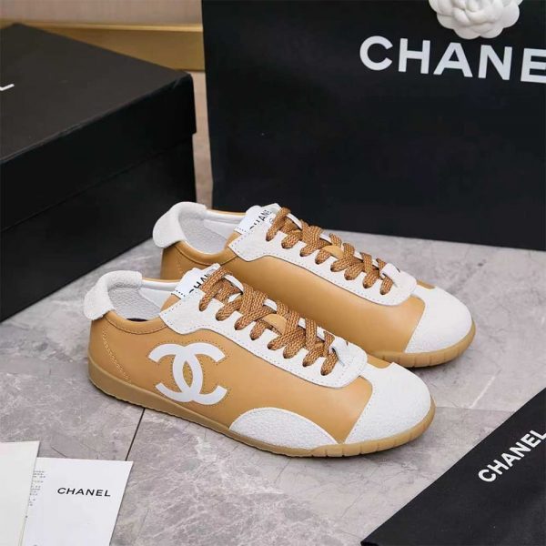 CHANEL Sneakers