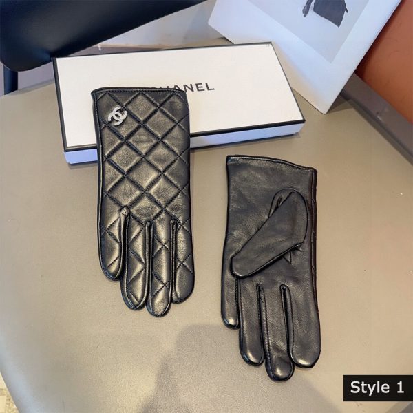 CHANEL GLOVES