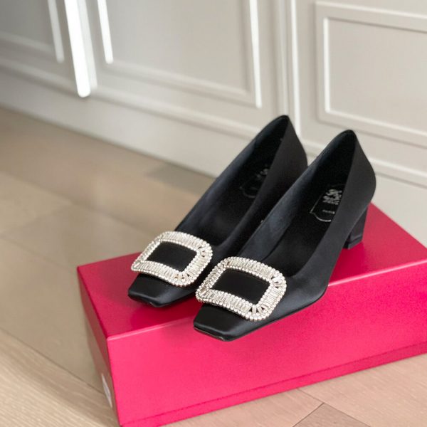 Roger Vivier Belle Vivier Pumps in satin