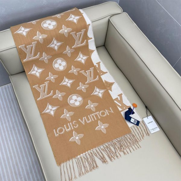 LV Essential Shine Scarf