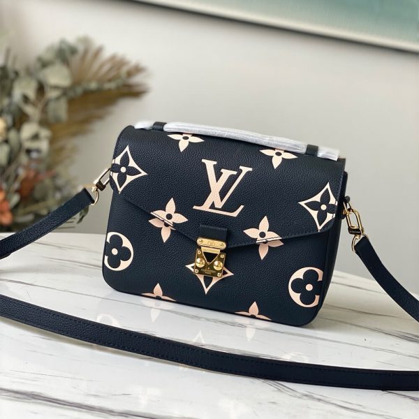LV Pochette Metis
