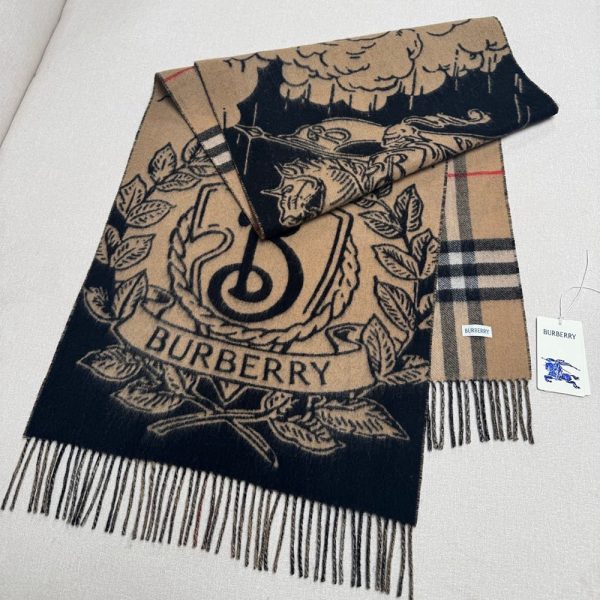 BURBERRY Wide Reversible Stormy Knight Scarf