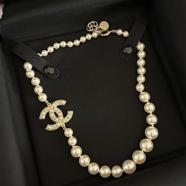 CHANEL PEARL NECKLACE
