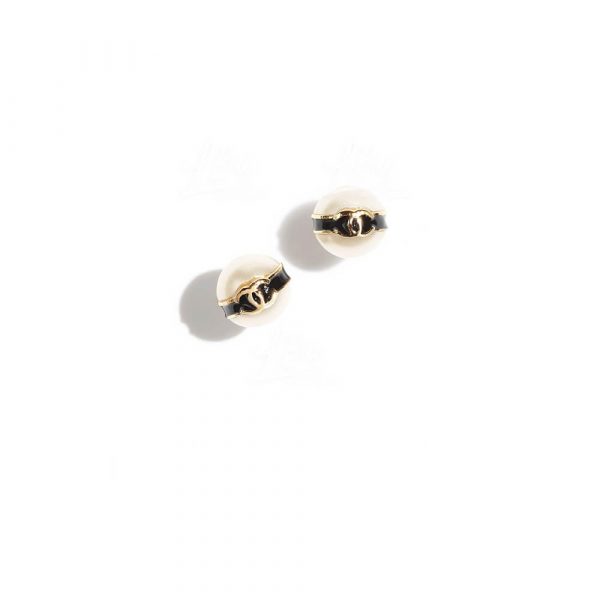CHANEL PEARL EARRINGS
