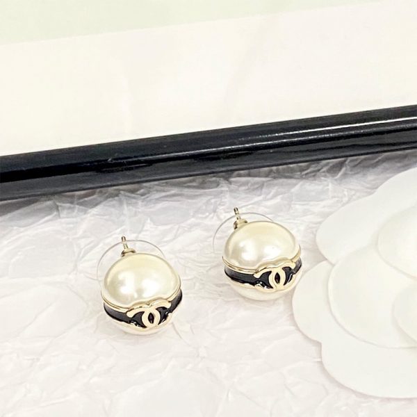 CHANEL PEARL EARRINGS