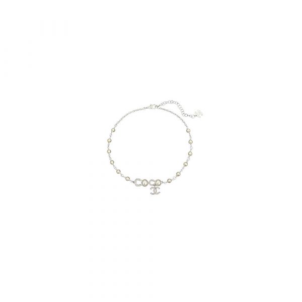 CHANEL Pearl Necklace