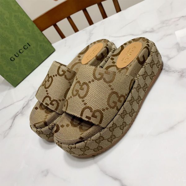 Women’s platform slide sandal