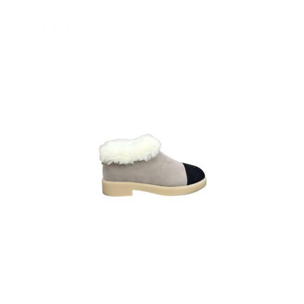 CHANEL Mules