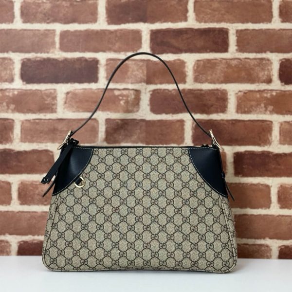 GG Emblem medium shoulder bag