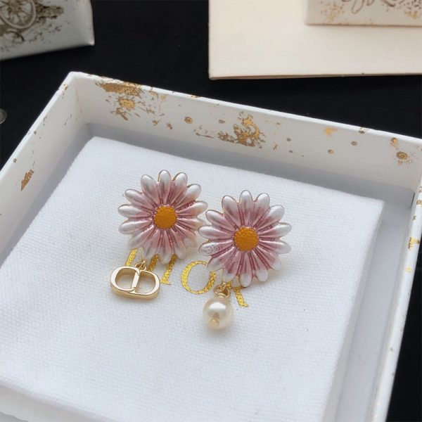 Dior Daisy earrings