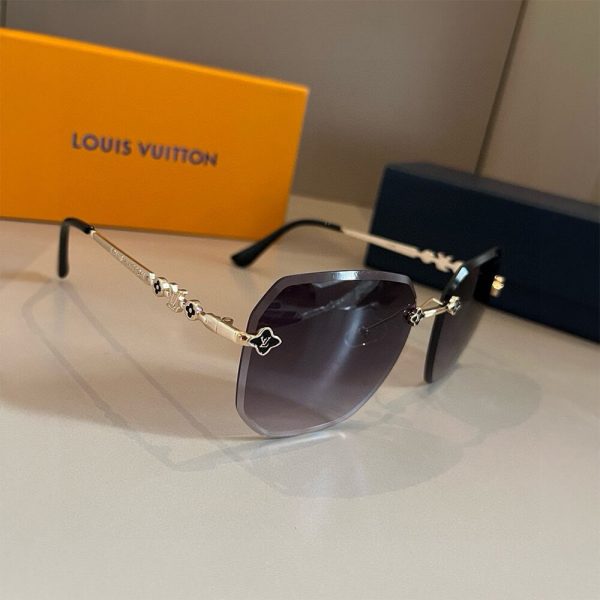 LOUIS VUITTON SUNGLASSES