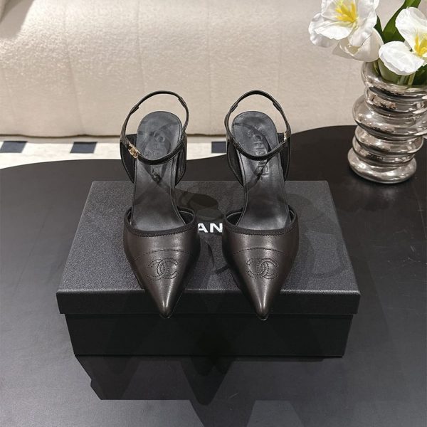 CHANEL Slingbacks