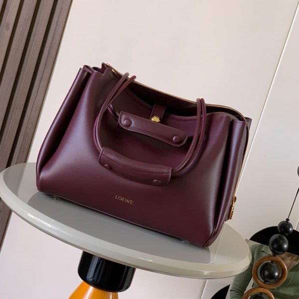 Loewe Medium Madrid bagin supple calfskin(HIGH-END GRADE)