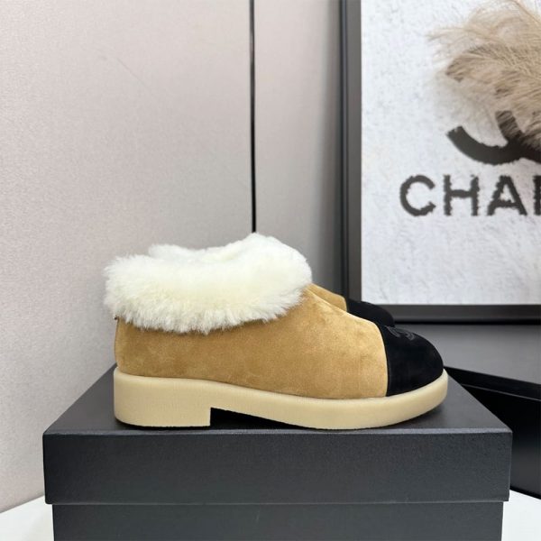 CHANEL Mules