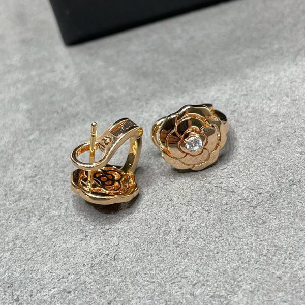 CHANEL BOUTON DE CAM??LIA EARRINGS