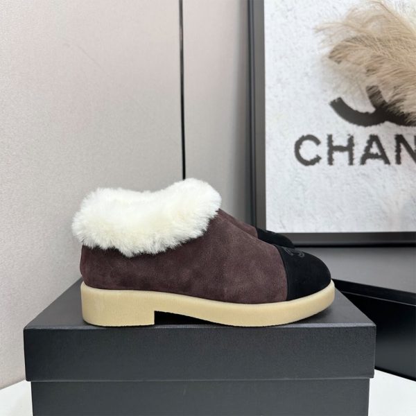 CHANEL Mules