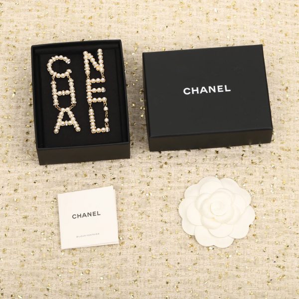 CHANEL PEARL EARRINGS