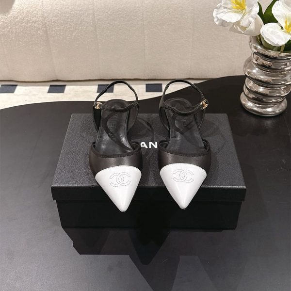 CHANEL Slingbacks