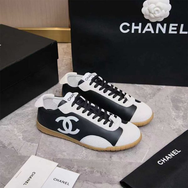 CHANEL Sneakers
