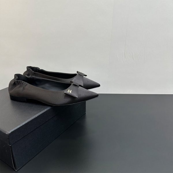 CHANEL Mules