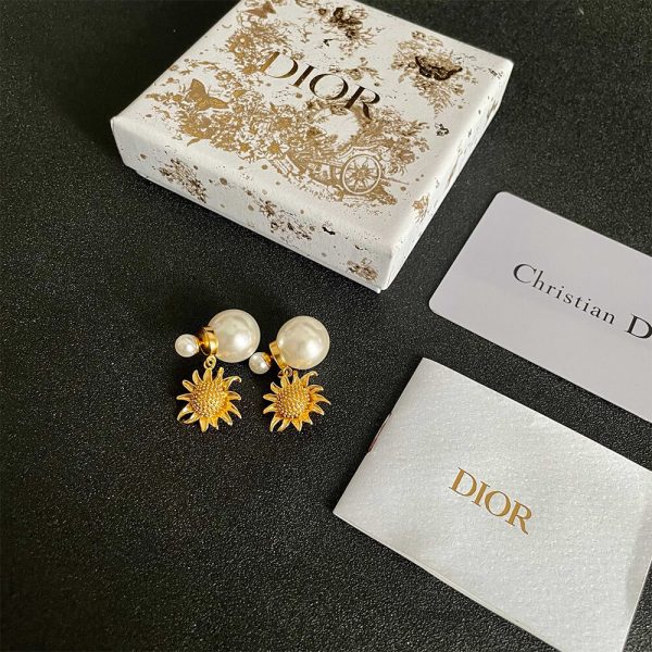 DIOR EARRINGS
