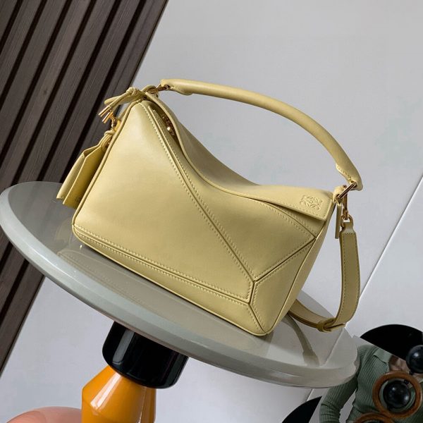 Loewe Small Featherlight Puzzle bag in nappa lambskin(HIGH-END GRADE)