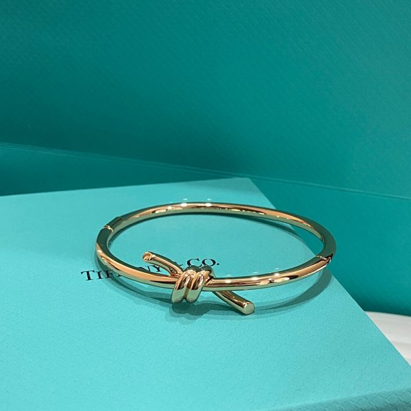 Tiffany Knot Wire Bangle