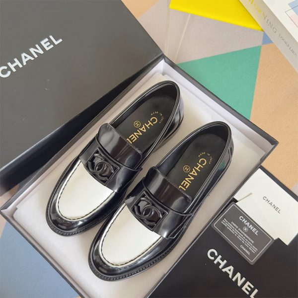 CHANEL WOMEN LOAFER