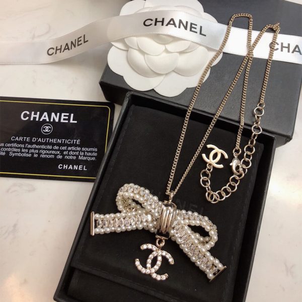 CHANEL PEARL NECKLACE