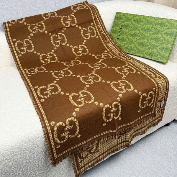 GUCCi GG wool scarf