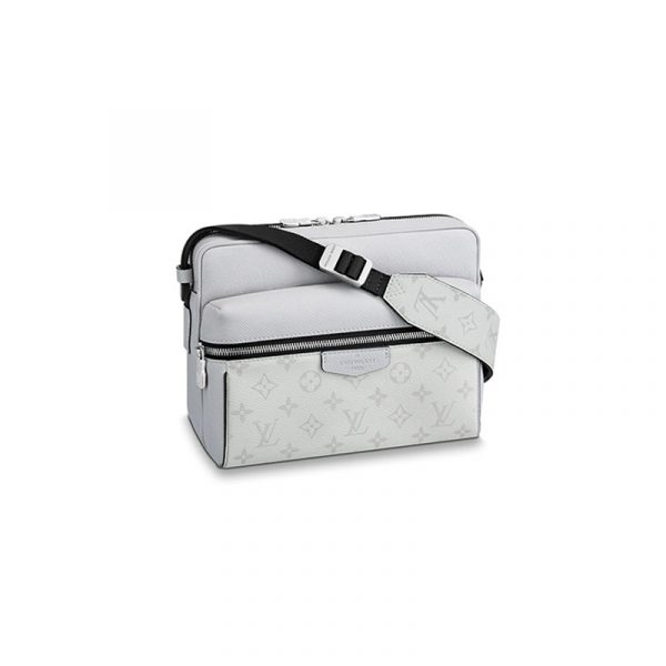 LV Outdoor Messenger