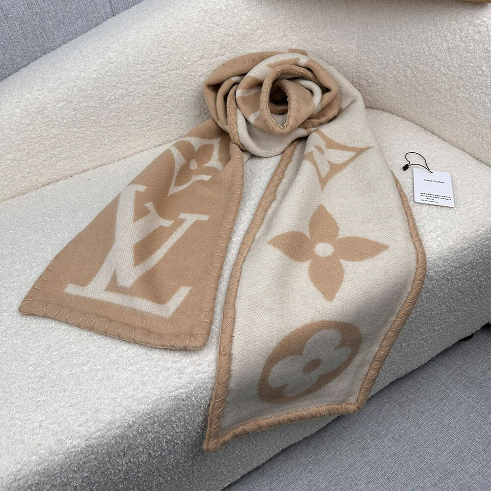 HEA-493384_04_5-451 LV sweet dream Scarf