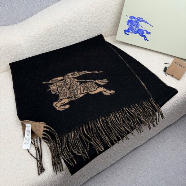 BURBERRY Knight Cashmere Reversible Scarf