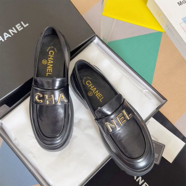 CHANEL WOMEN LOAFER