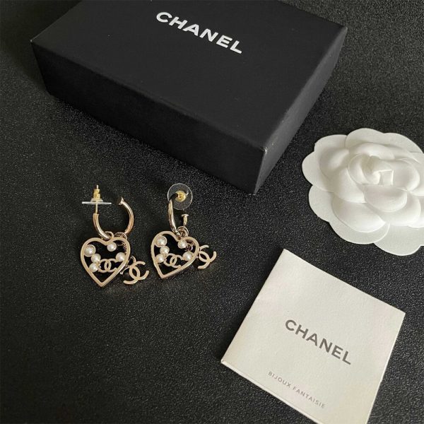 CHANEL PEARL EARRINGS