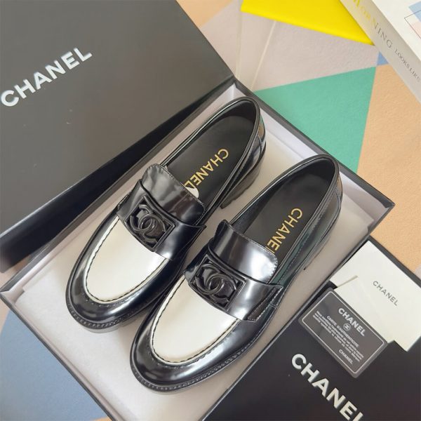 CHANEL WOMEN LOAFER