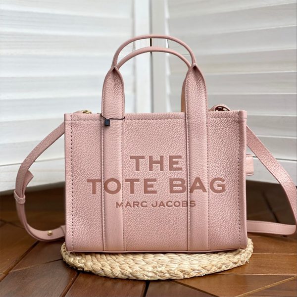 MARC JACOBS THE LEATHER TOTE BAG