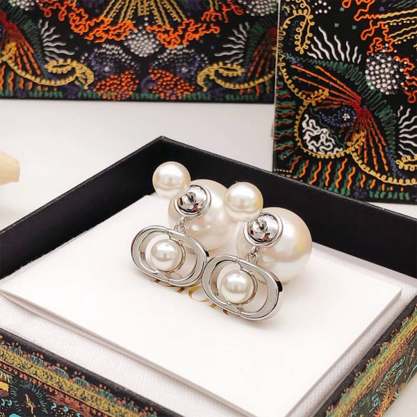 DIOR PEARL EARRINGS