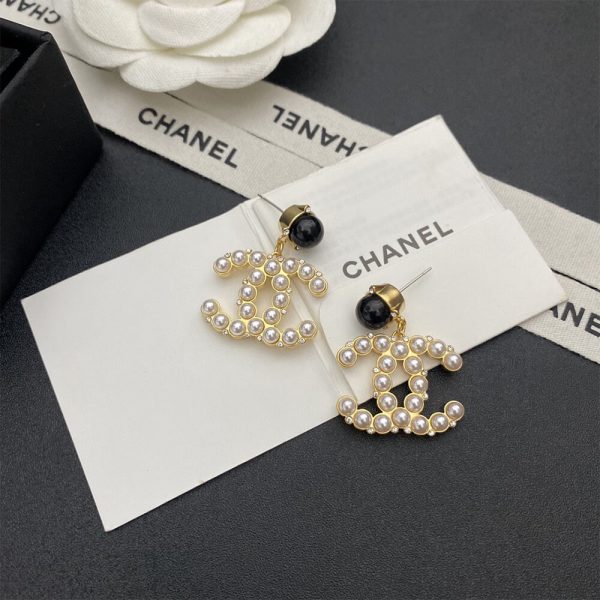 CHANEL PEARL EARRINGS