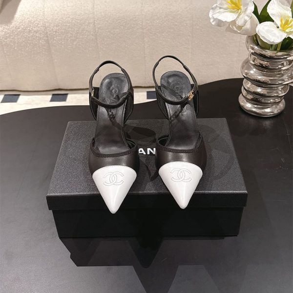 CHANEL Slingbacks