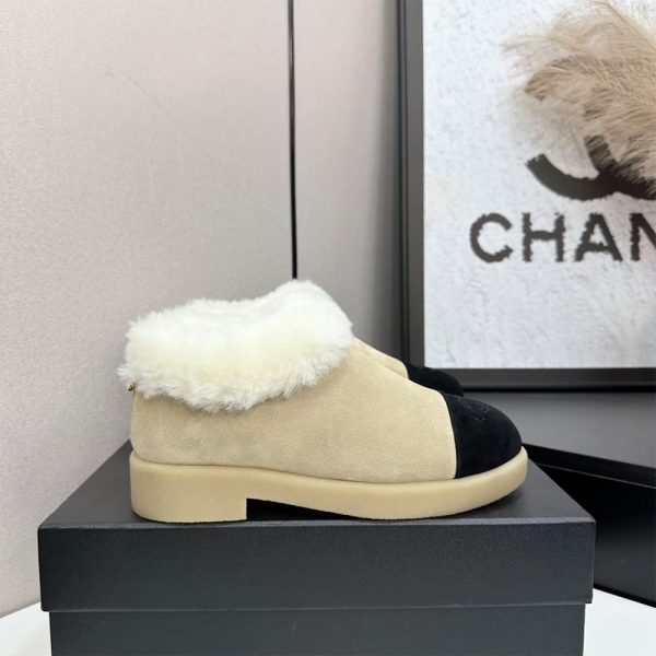 CHANEL Mules