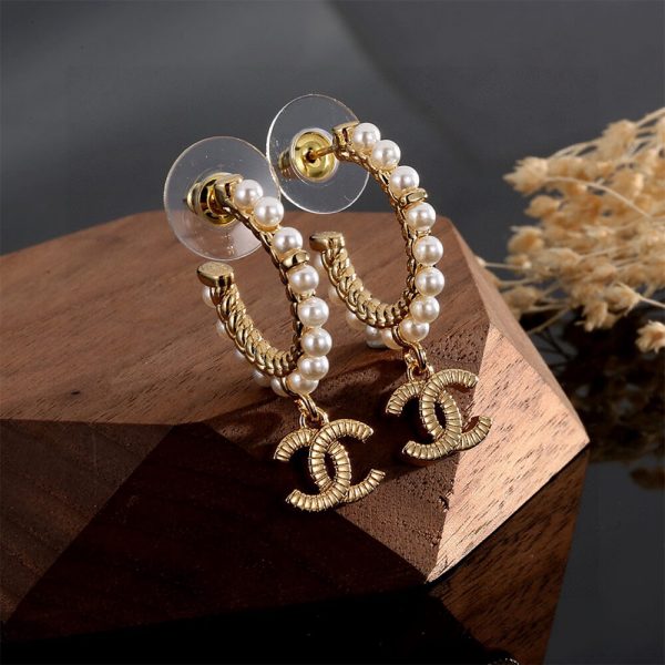 CHANEL PEARL EARRINGS