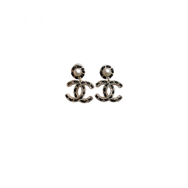 CHANEL PEARL EARRINGS