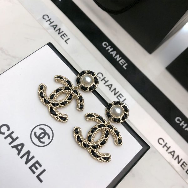 CHANEL PEARL EARRINGS