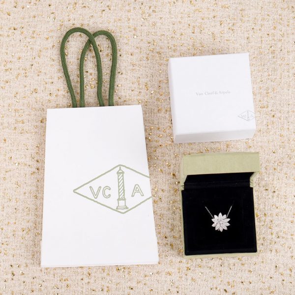 Van Cleef & Arpels Lotus clip pendant, medium model