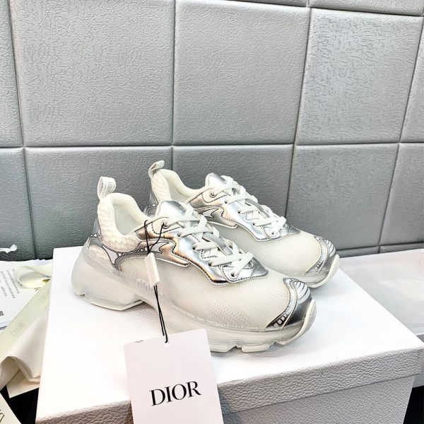 DIOR VIBE SNEAKER