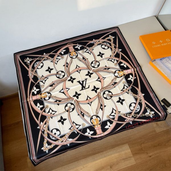 LV Ultimate Monogram Square 90