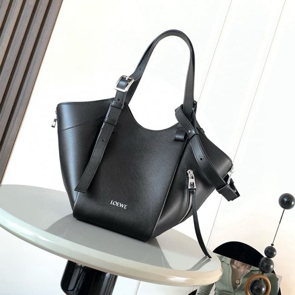 LOEWE Hammock Flip bag in classic calfskin(HIGH-END GRADE)