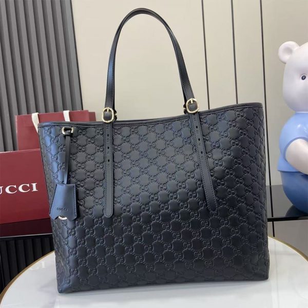 GG Emblem large tote bag